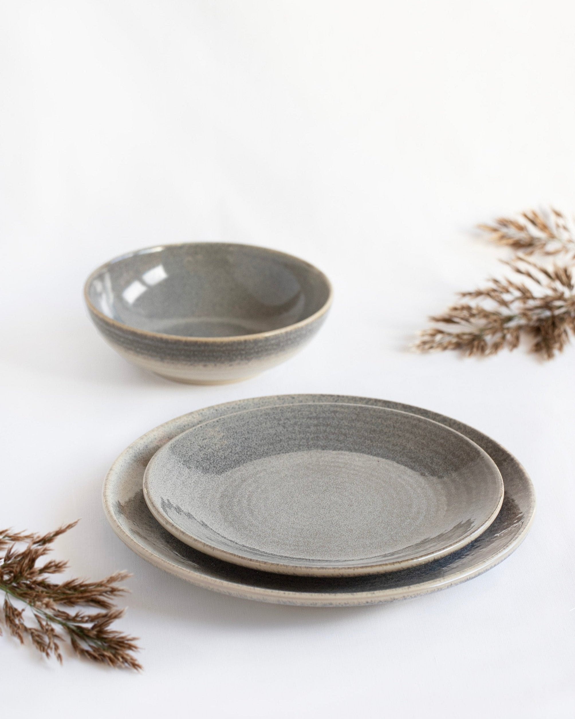 CreaTable, 33029, Serie Diana, 12-teiliges Geschirrset für 4 Personen, Teller Set aus Glas, spülmaschinen- und mikrowellengeeignet, Made in Europe CreaTable, 33029, Serie Diana, 12-teiliges Geschirrset für 4 Personen, Teller Set aus Glas, spülmaschinen- und mikrowellengeeignet, Made in Europe